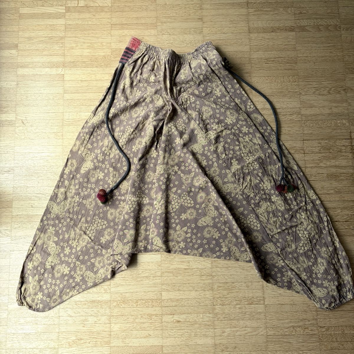 Pantaloni: Goahose mit Blumenmuster, Grösse M – Usato da Nürensdorf venduto da salut 3