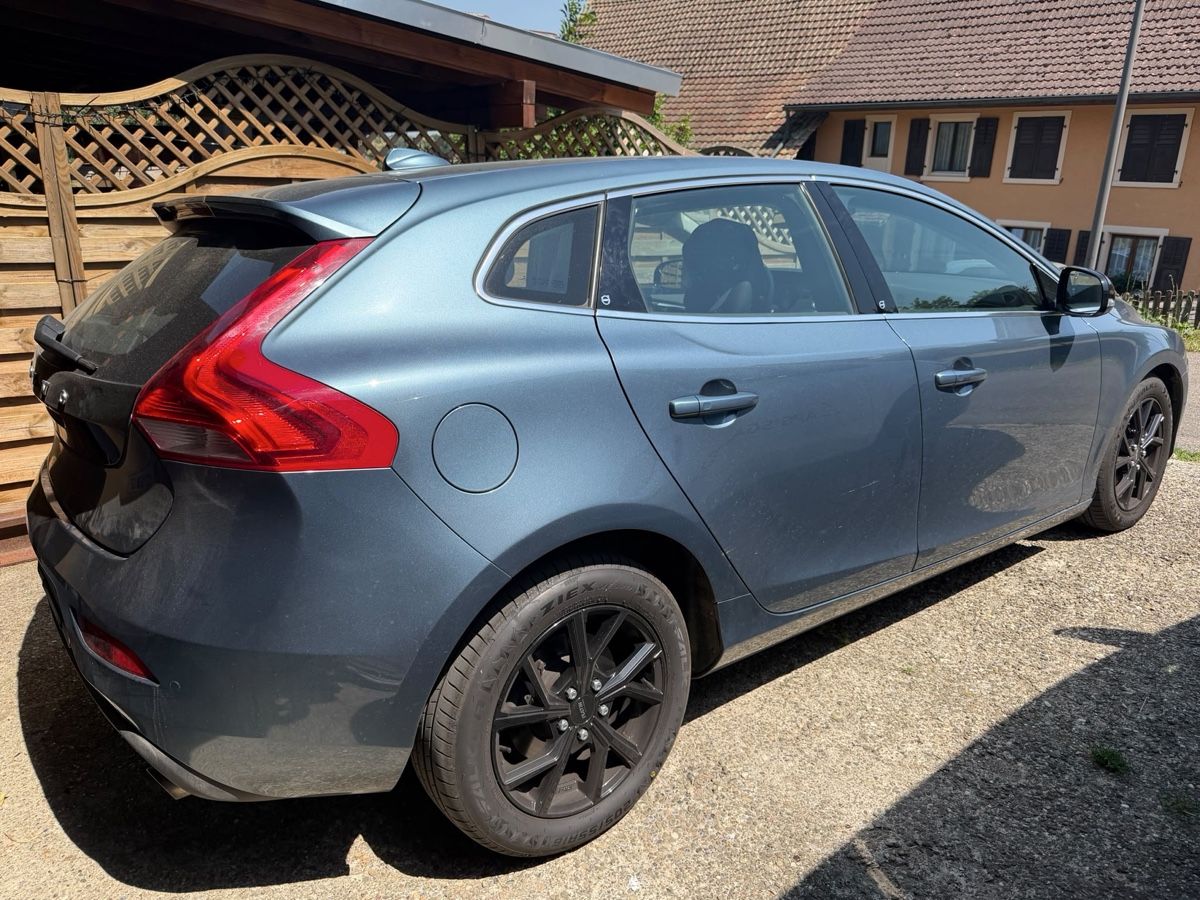 Volvo Autos: Volvo V40 T5 2,5 Liter – Gebraucht aus Coeuve von Spooney 1