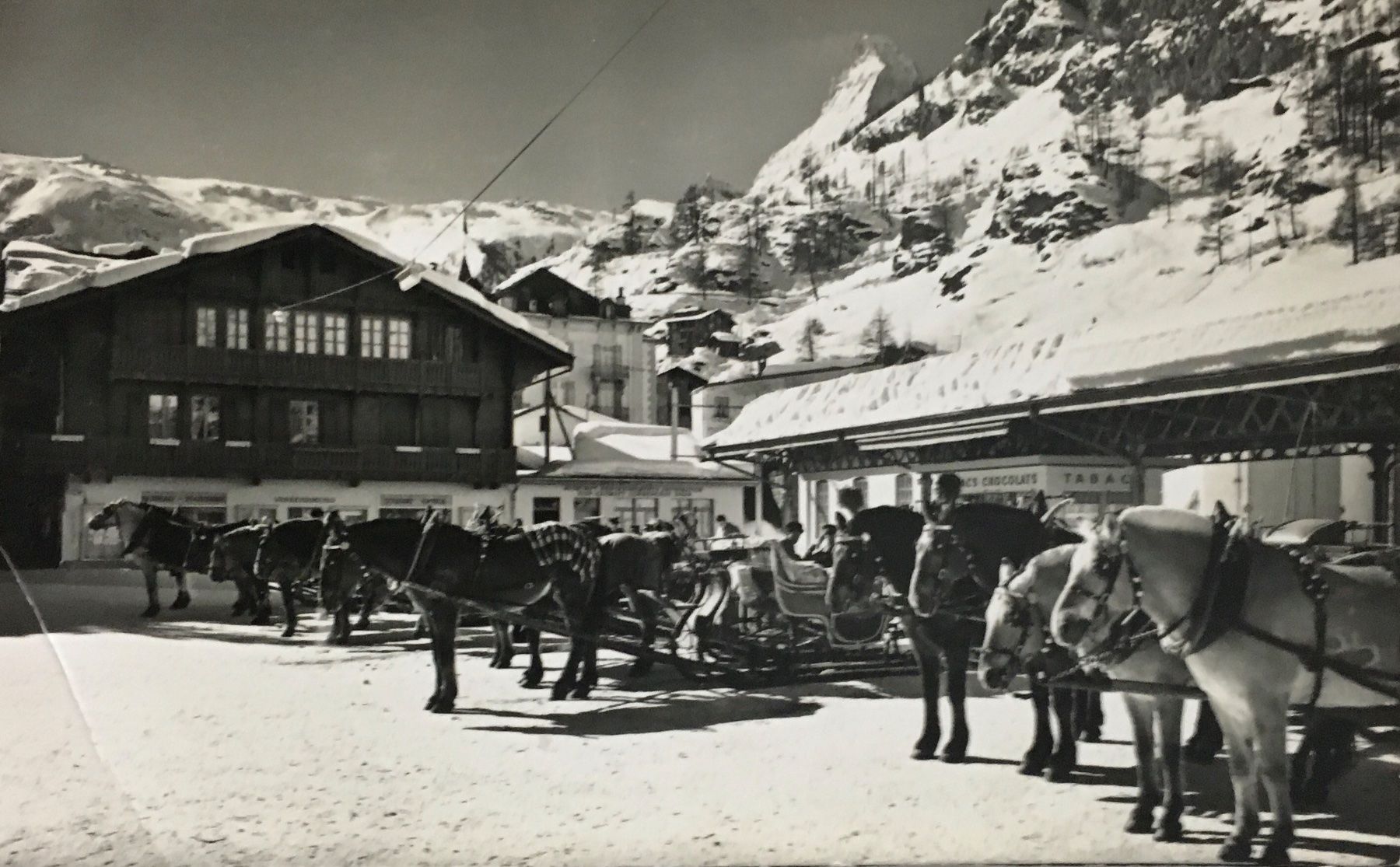 Cartoline postali: Zermatt, Bahnhofplatz, Pferdekutschen – Usato da Frauenfeld venduto da Merk52