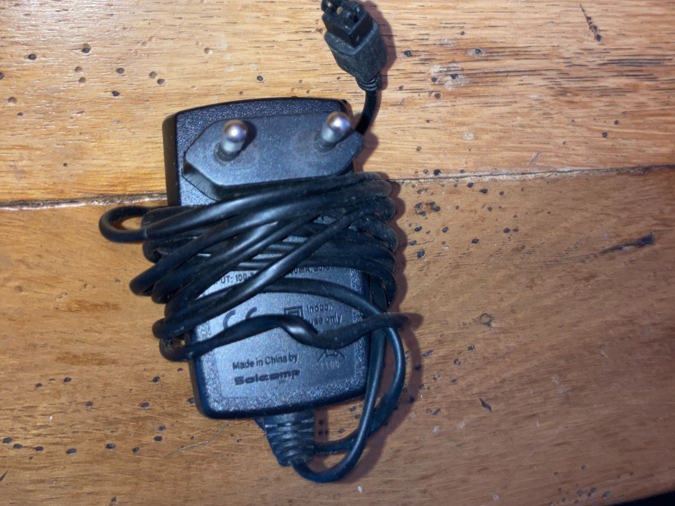 Sony Caricabatterie: Sony Ericsson Ladegerät Netzteil 4.9V AC-450mA – Usato da Eglisau venduto da Shoprabbit 1