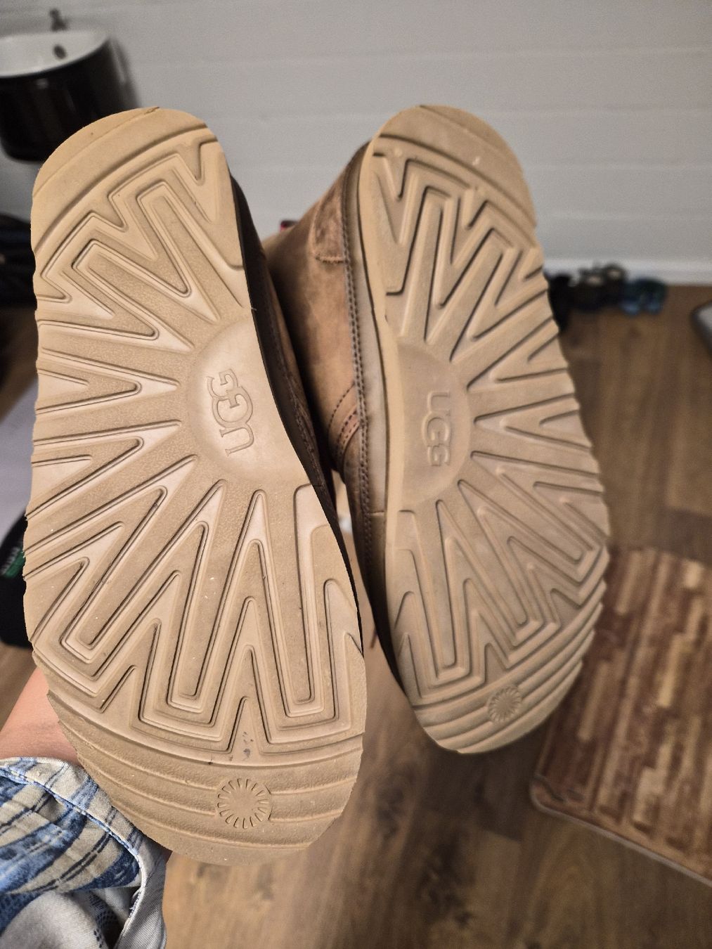 Ugg Scarpe da uomo: UGG Boots brown leather size 42 new – Nuovo (secondo la descrizione) da Maur venduto da Sofi___ 1