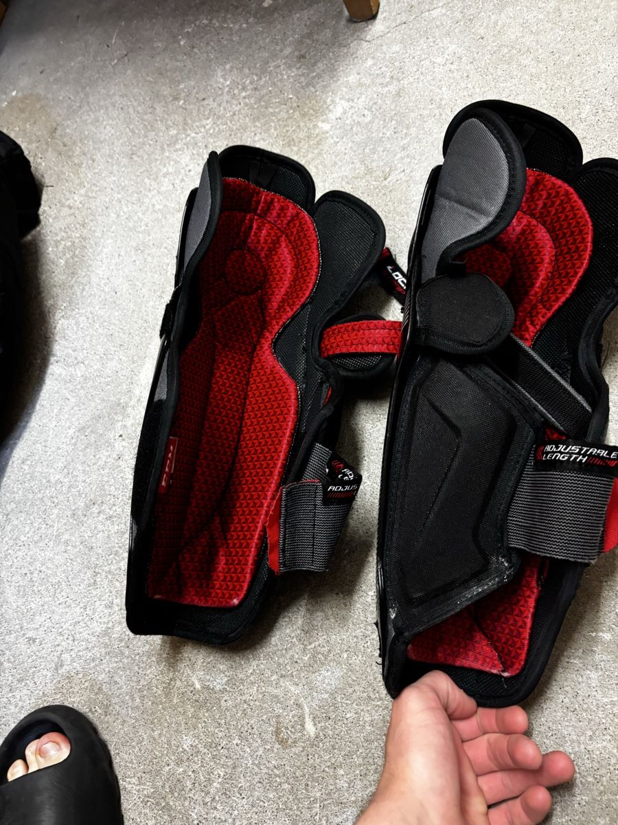 Ccm Schutz & Schoner: Schienbeinschoner CCM JR 30cm – Gebraucht aus Gossau SG von jakob5.342 1