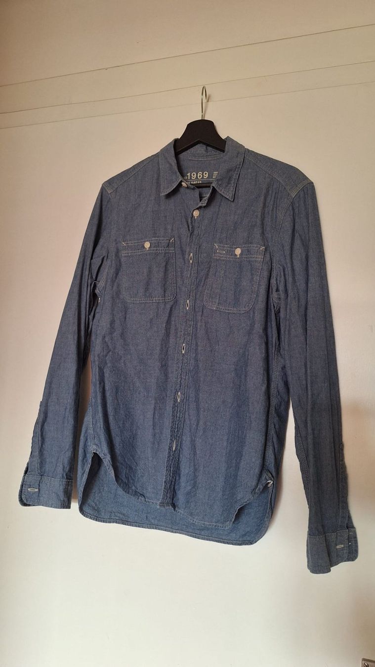 Gap Hemden: Gap Chambray Shirt (M) – Gebraucht aus Zürich von andyscorner