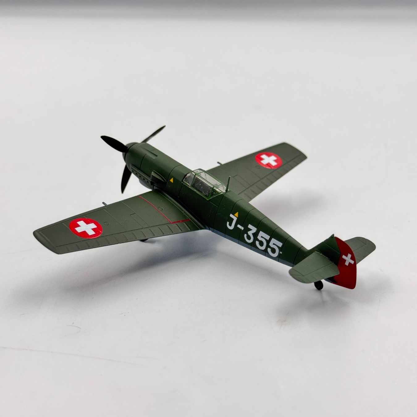 Schweizer Armee Kit di modellismo & Modellini statici: Messerschmitt Me 109E Schweiz J-355 1/87 – Nuovo e nell'imballaggio originale da Hochfelden venduto da aviatikboerse_top