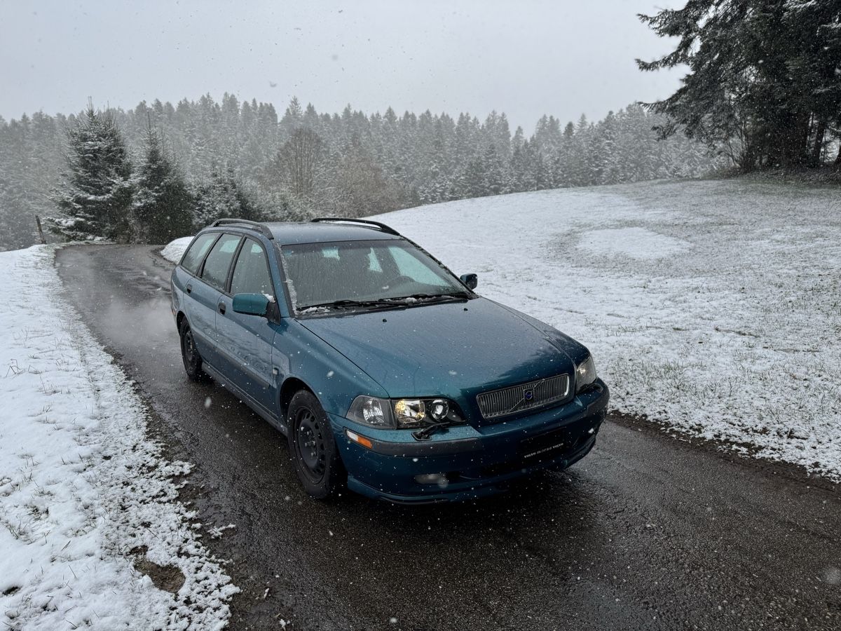 Volvo Automobili: Volvo v40 2.0T T4 – Usato da Mattstetten venduto da Janick12 5