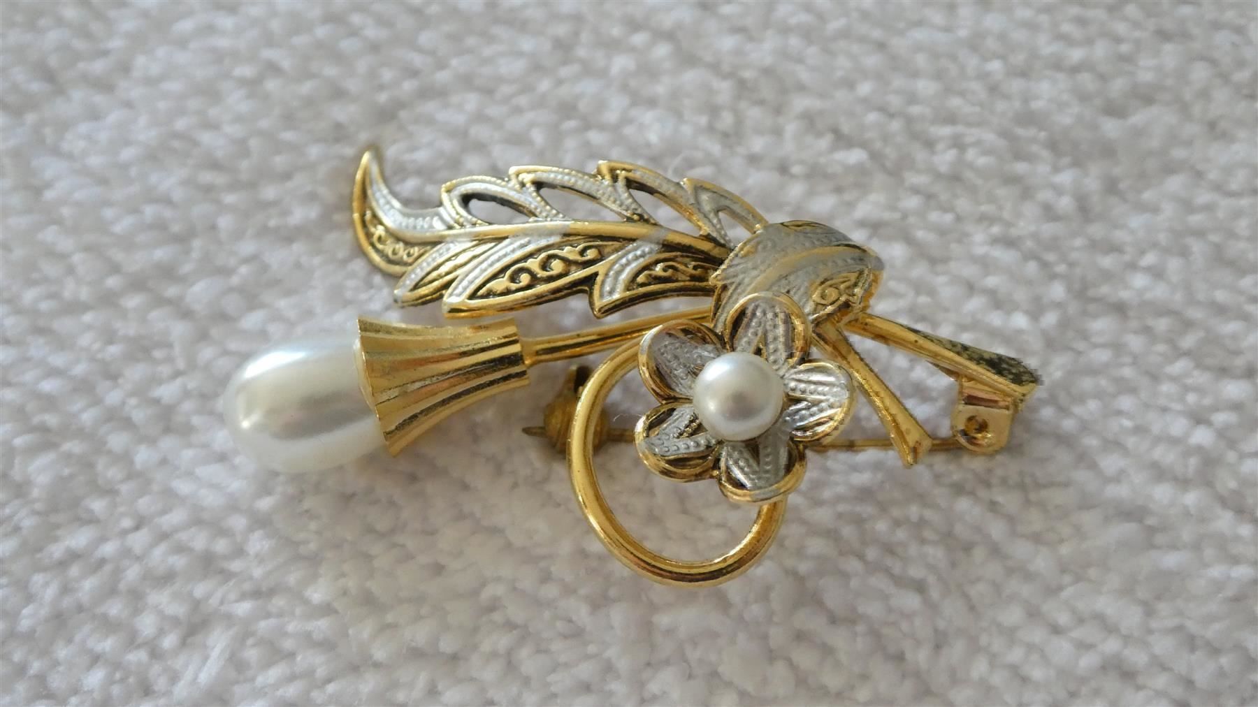 Spille & Fermagli: Brosche Feder Blume golden silbern Perle – Usato da Frauenfeld venduto da dhour 4