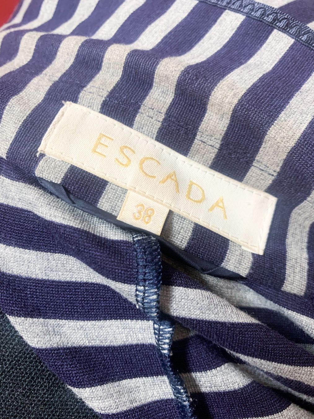 Escada Giacche: Blazer ESCADA Taille 38 – Usato da Genthod venduto da Lou_Jin 5