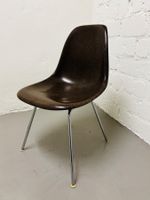 Eames Stuhl braun von Vitra / Miller