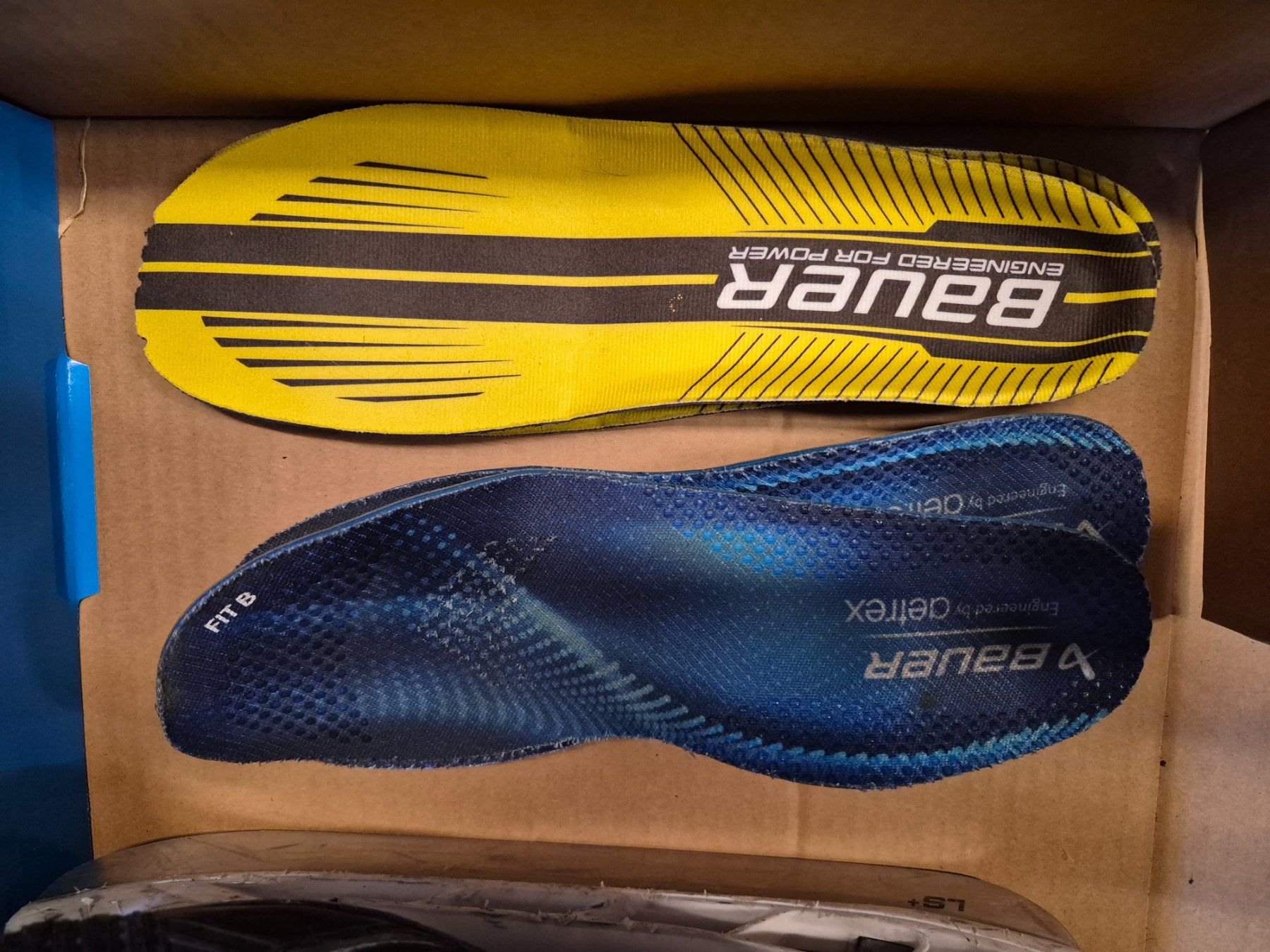 Patins à glace: Bauer Supreme, M4, Size 4 – D'occasion à Rapperswil BE par Sstaehli 4