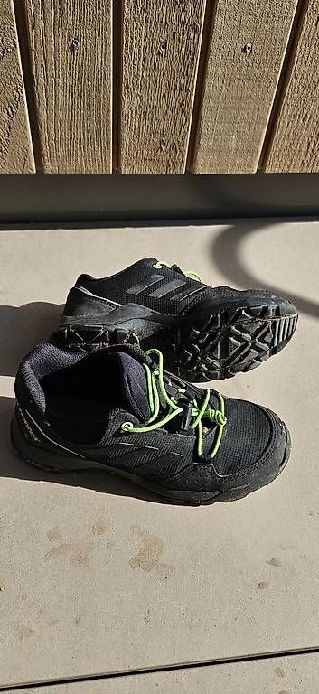Adidas Schuhe für Jungen: Adidas Terrex Schuhe Gr. 34 – Gebraucht aus Baden von Boomer76
