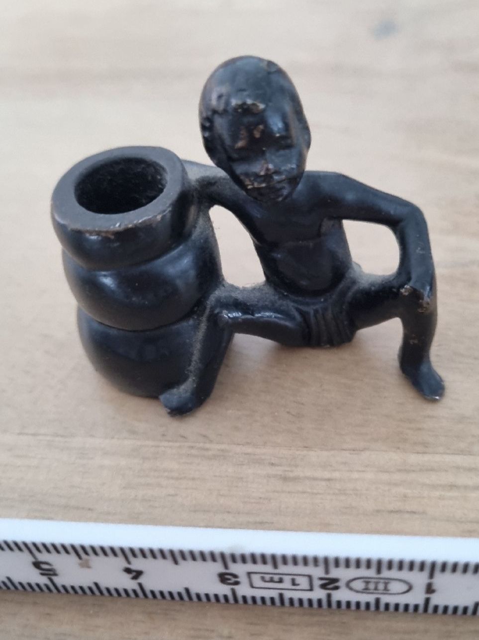 Figuren: FIGUR Junge sitzend patiniert Deko – Gebraucht aus Schöftland von aiiko 3
