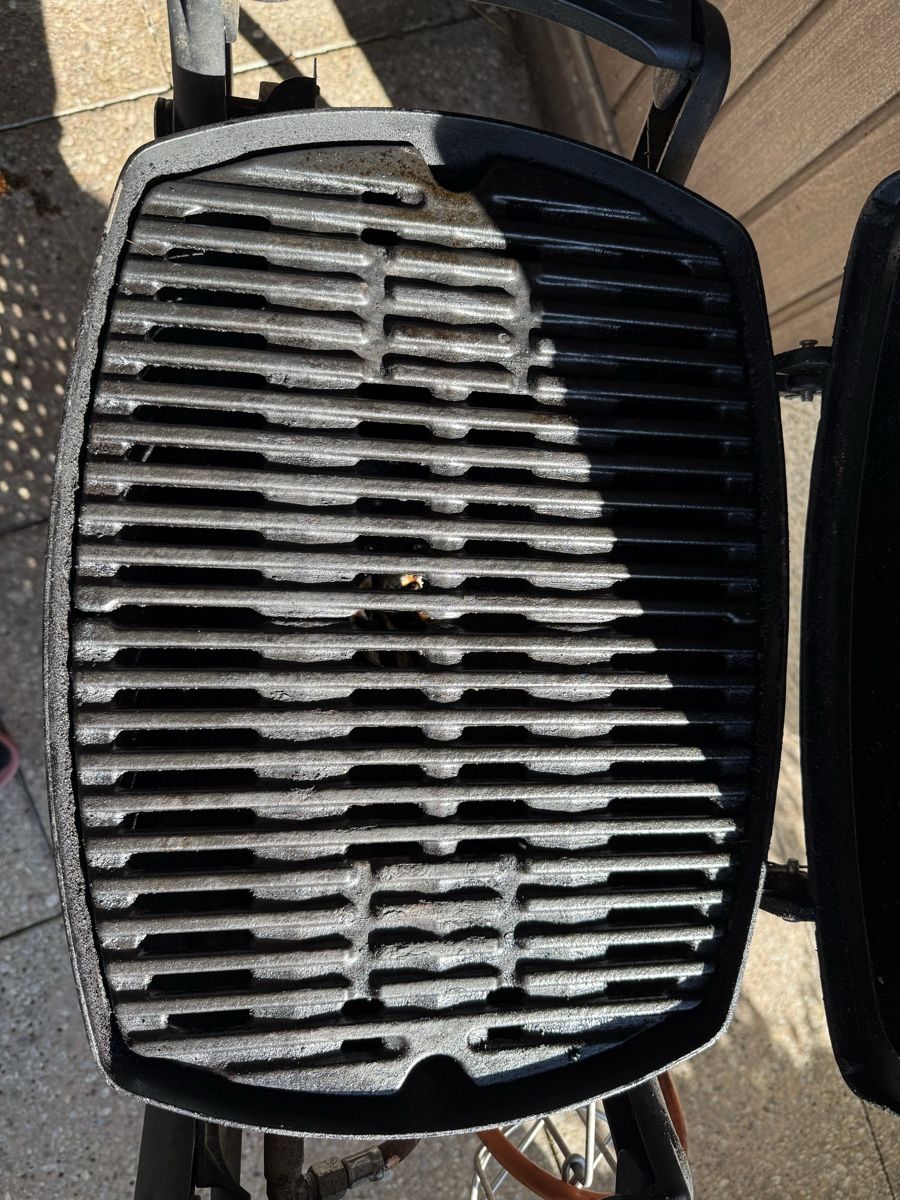 Grils: Weber Grill Q1200 Stand – D'occasion à Wangen ZH par Lumei89 3