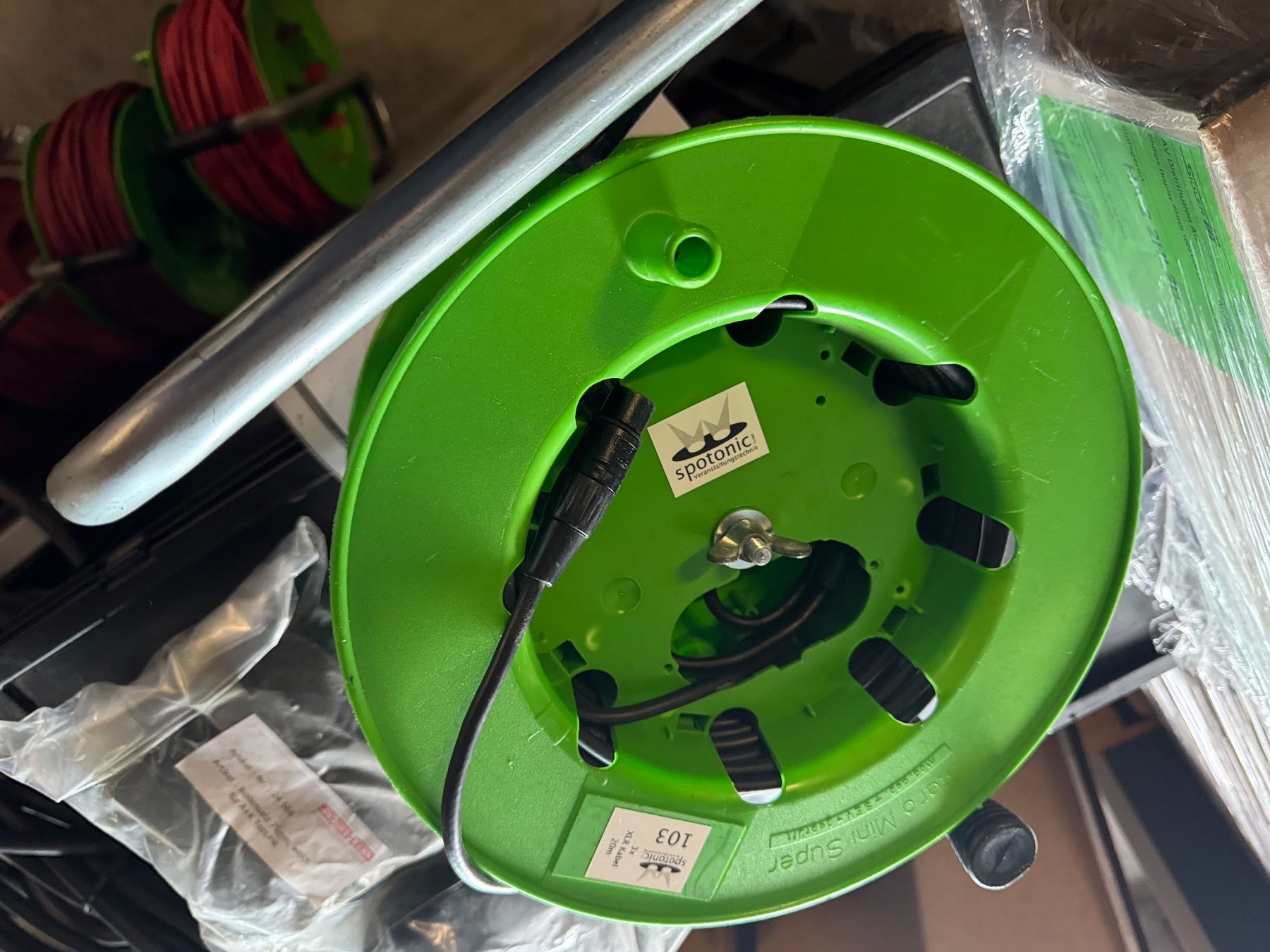 Neutrik Cavi: Kabelrolle mit dreimal XLR, 20 m Kabel 3P – Usato da Eiken venduto da Skylight 1