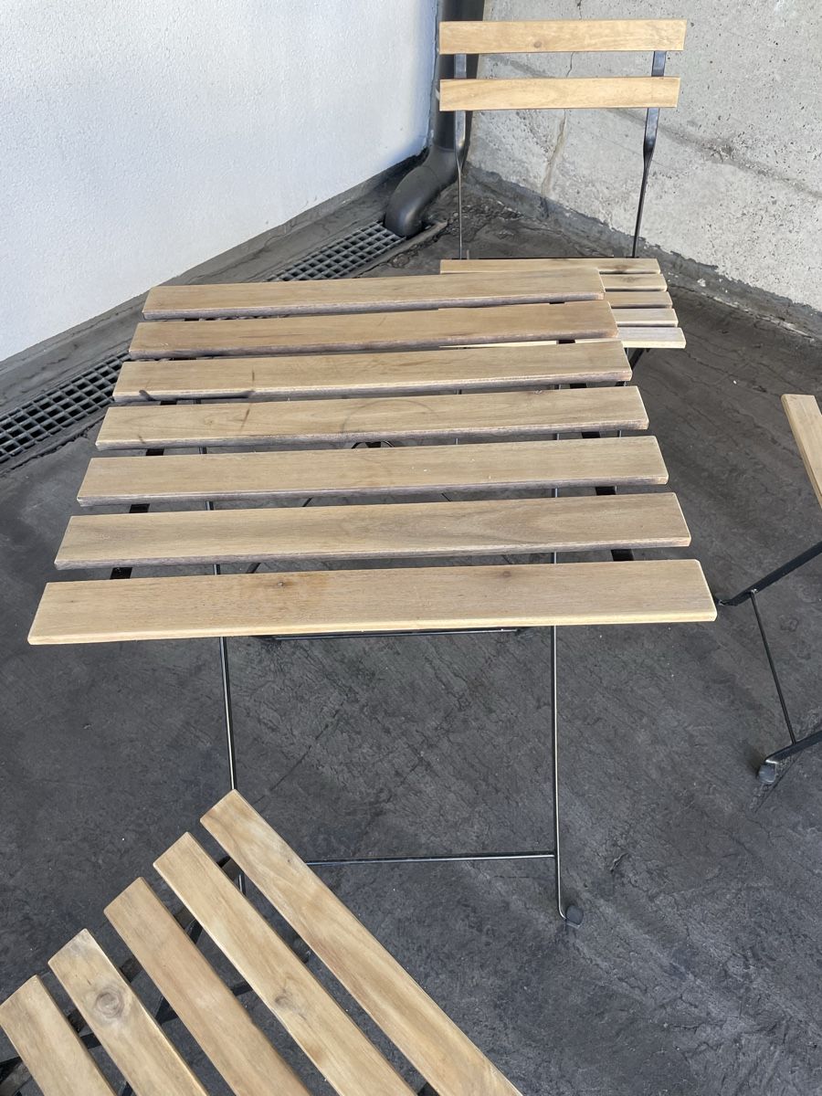 Set di tavolo e panche: Tischset mit Tisch u. drei Stühlen – Usato da Eiken venduto da garanoiri 8