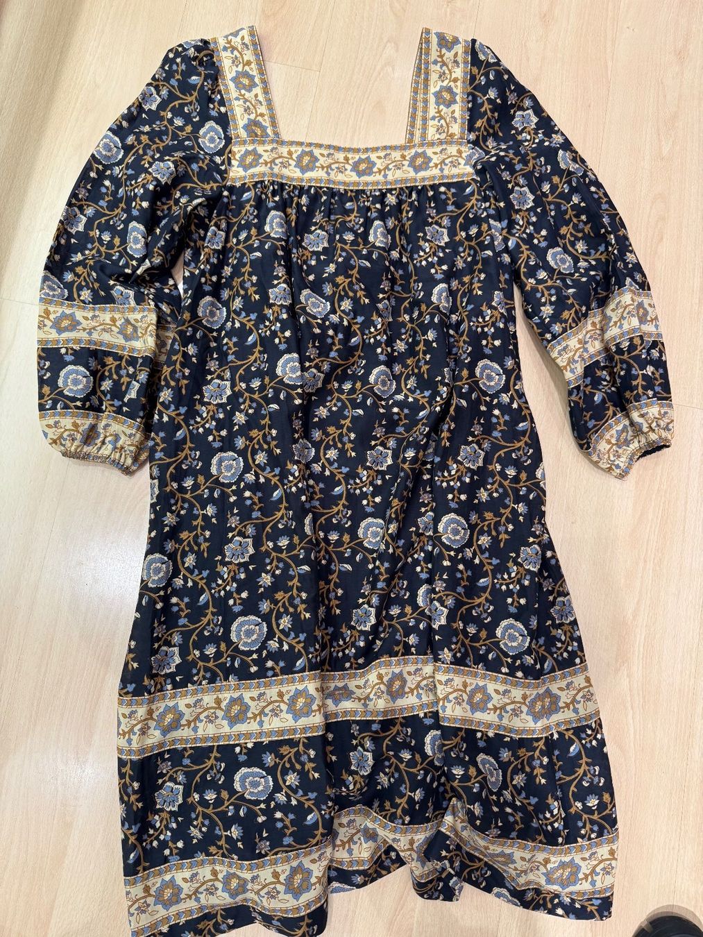 Sezane Vestiti: Sezane Kleid, Gr. 36, Boho-Style, BW / Seide, Top! – Nuovo (secondo la descrizione) da Oberrohrdorf venduto da maggys15