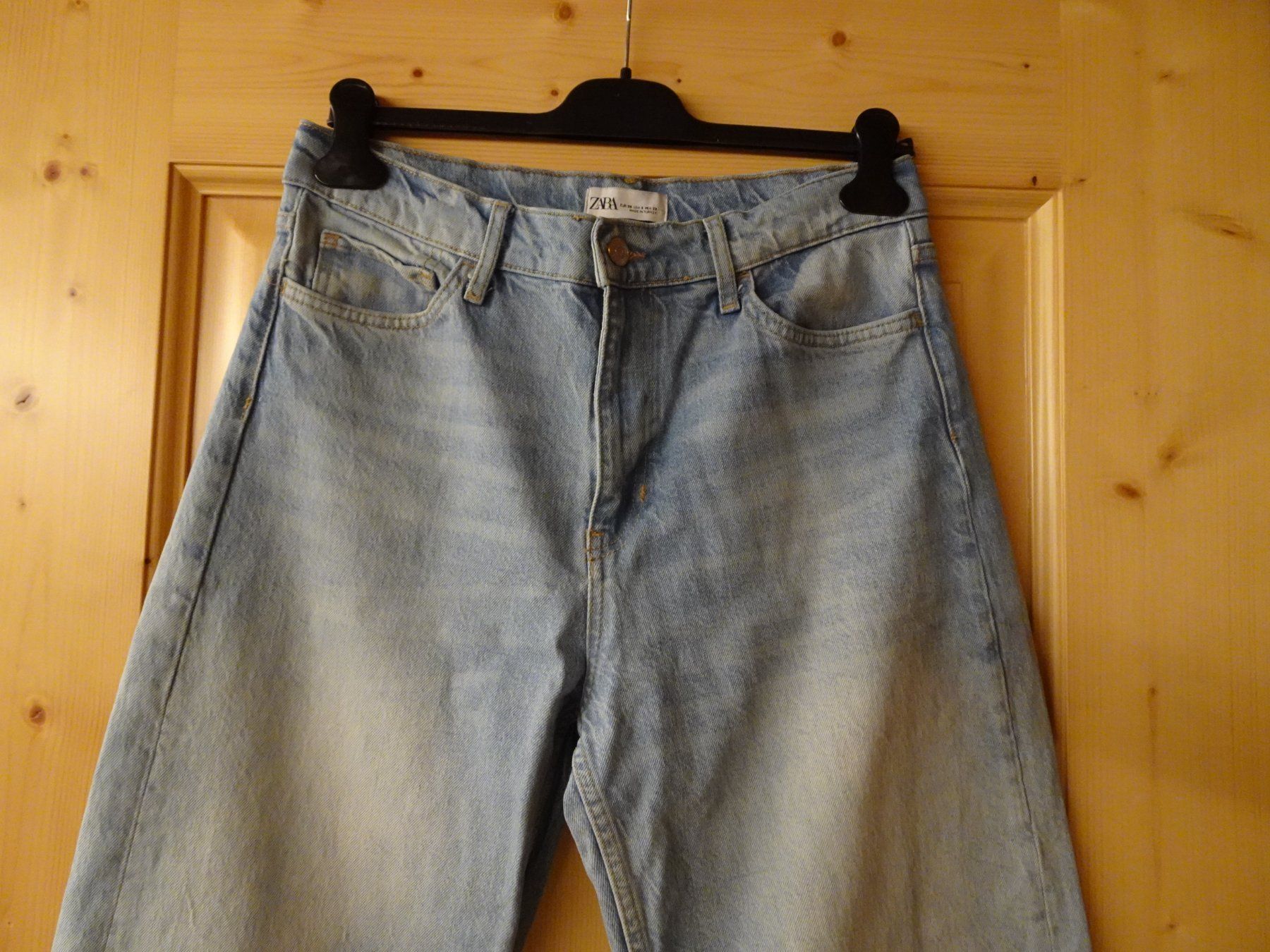 Zara Jeans: Moderne, weite Jeans hellblau von Zara Gr. 38 - 42657 – Usato da Küssnacht am Rigi venduto da Good4Deckeli 2