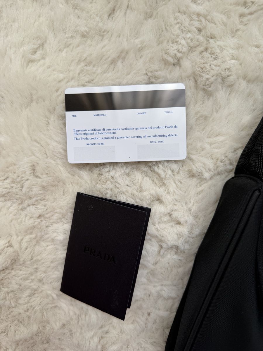 Prada Borse da donna: Prada Nylon Mini Bag schwarz mit Authenticity Card – Nuovo (secondo la descrizione) da Affoltern am Albis venduto da mer_d6p9 2