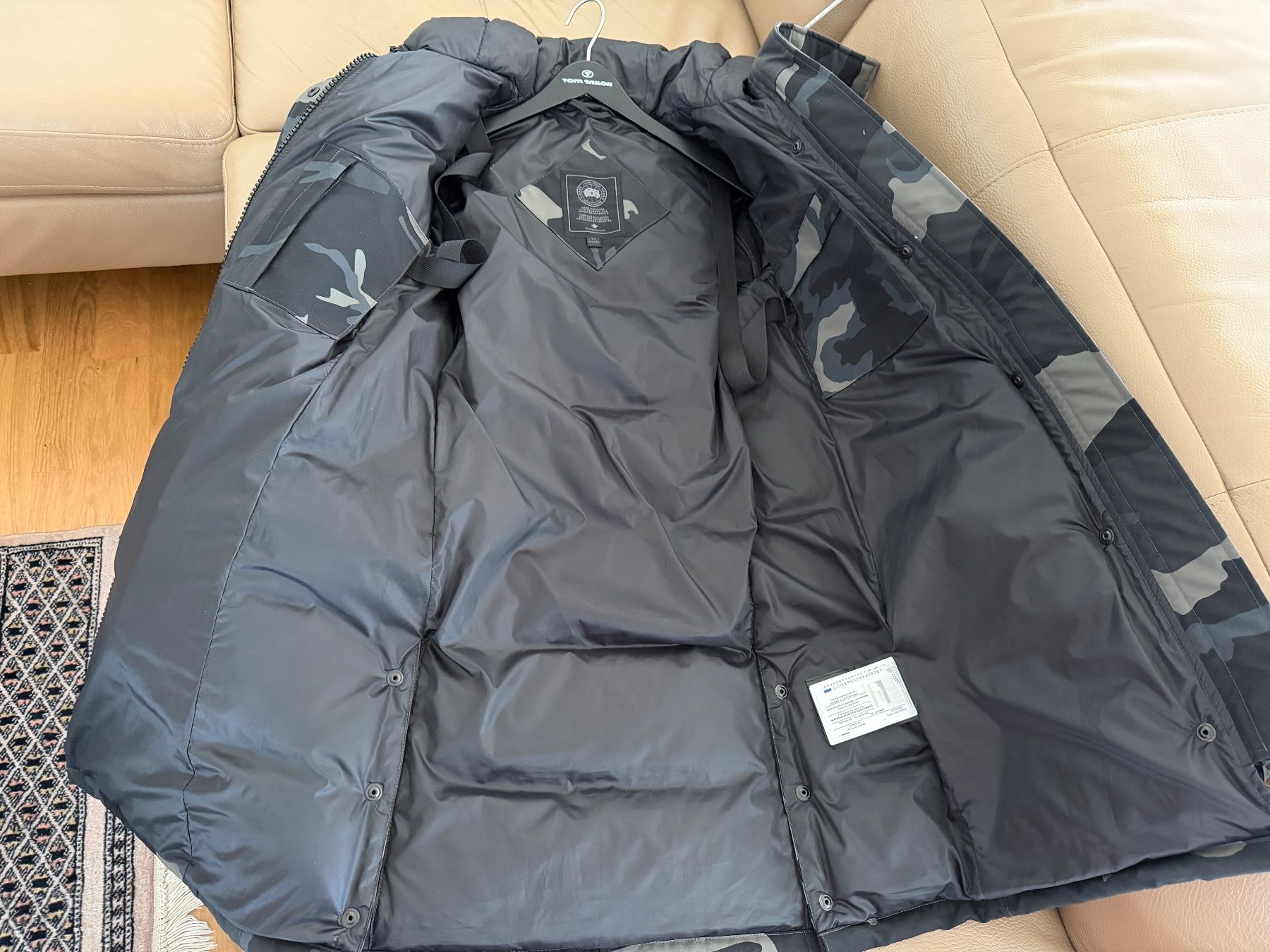 Canada Goose Giacche: Canada Goose Black Edition Neu – Nuovo (secondo la descrizione) da Ehrendingen venduto da Nr.7 5