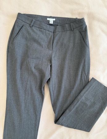 Pantalon H&M gris, taille 40, parfait pour l'automne!