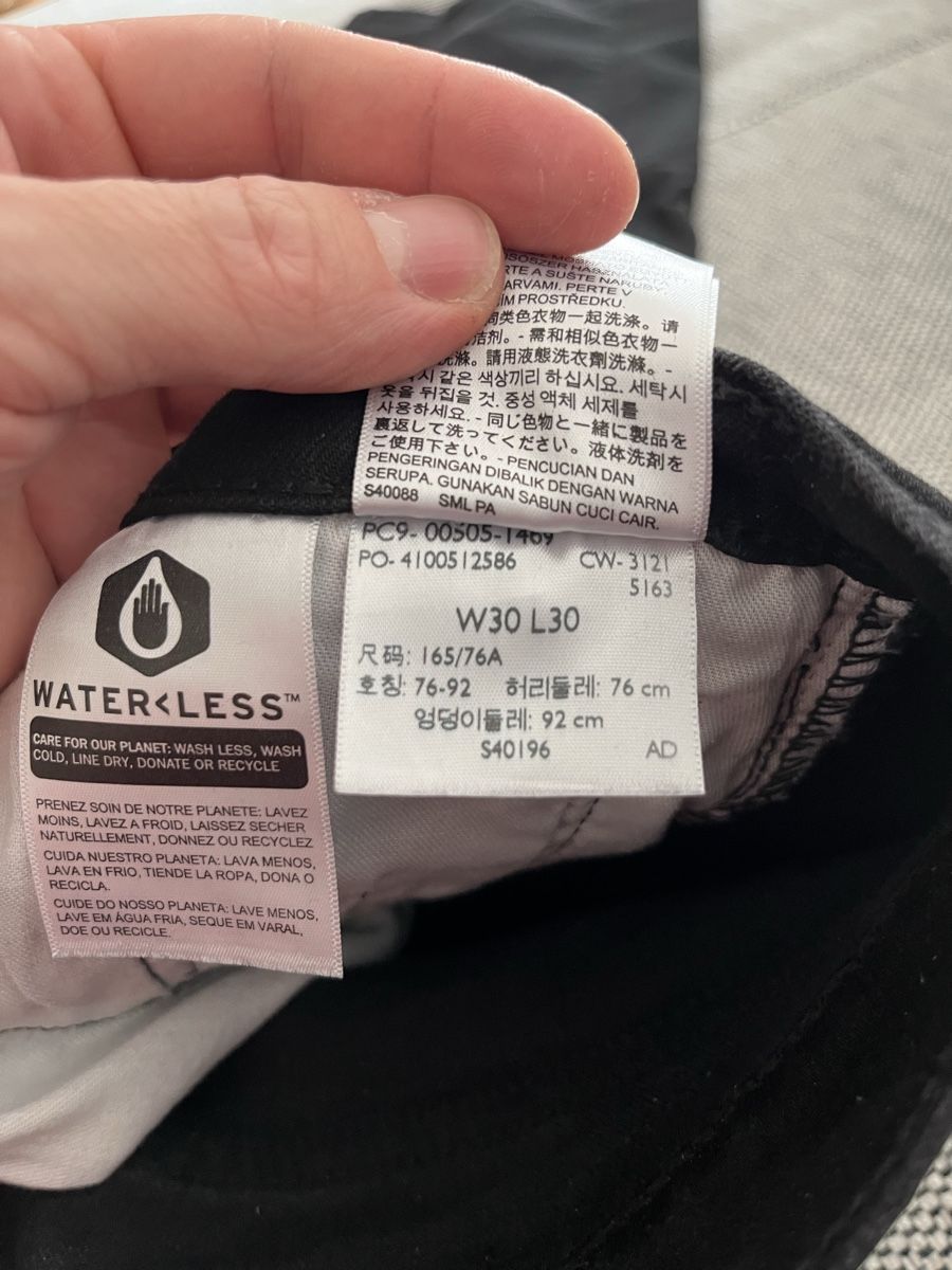Levi's Jeans: Levis Jeans schwarz NEU – Nuovo (secondo la descrizione) da Volketswil venduto da asc_yp5h 3