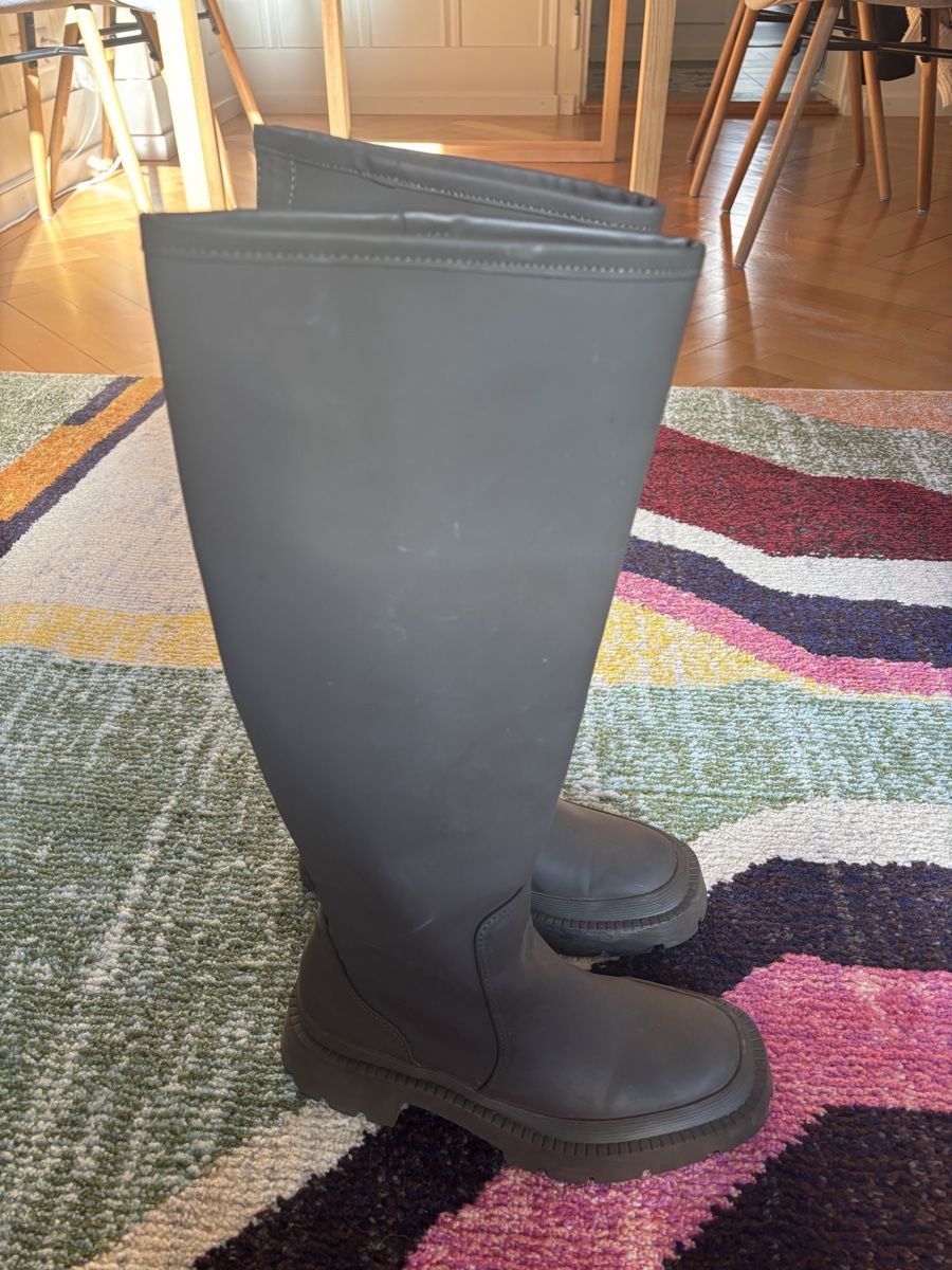 Zara Damenschuhe: Green Boots – Gebraucht aus Erlenbach ZH von Ma.Pi 1
