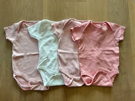 4 Next Kurzarm Babybodies pink weiss Gr 74 - nie getragen