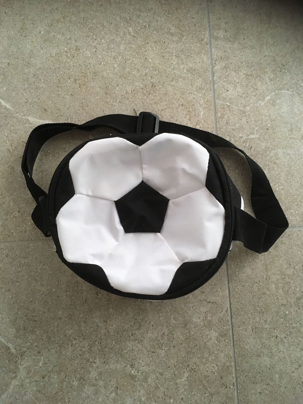 Kühlschränke & Kühlen: Kühltasche im Fussball look, neu! – Neu (gemäss Beschreibung) aus Gächlingen von Tara_devi