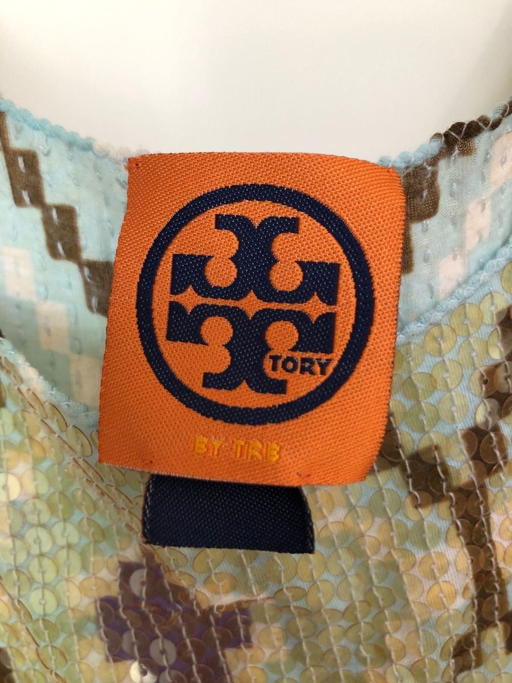 Top: Top à sequins Tory Burch – Usato da Dotzigen venduto da SecondHandGems 4