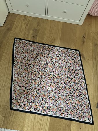 Foulard Blumenmuster