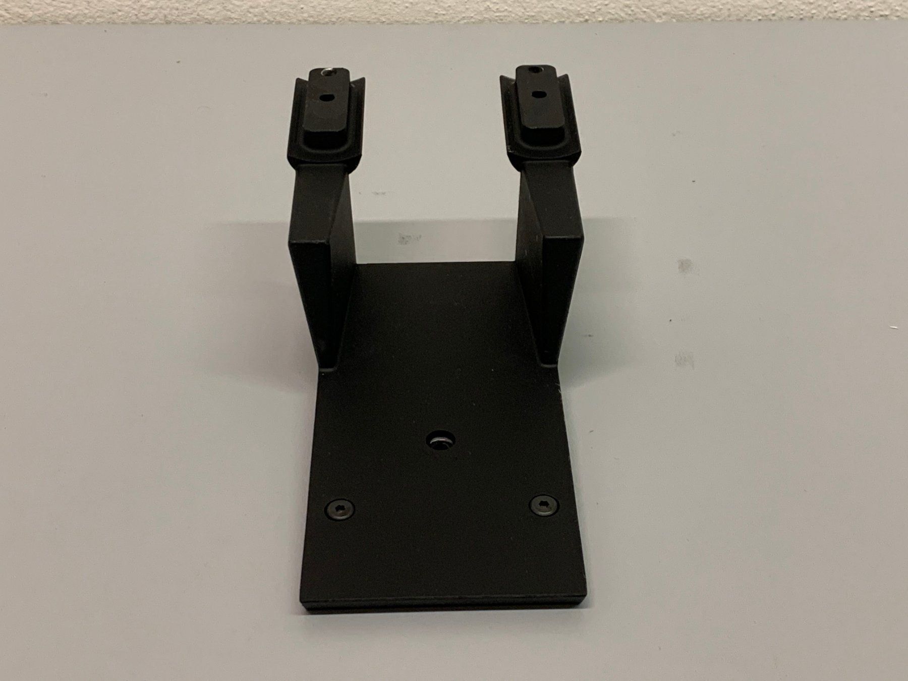 Bang & Olufsen Supporti a parete: Bang & Olufsen BeoLab 7.4 Halterung – Usato da Hochdorf venduto da av-electronics 3