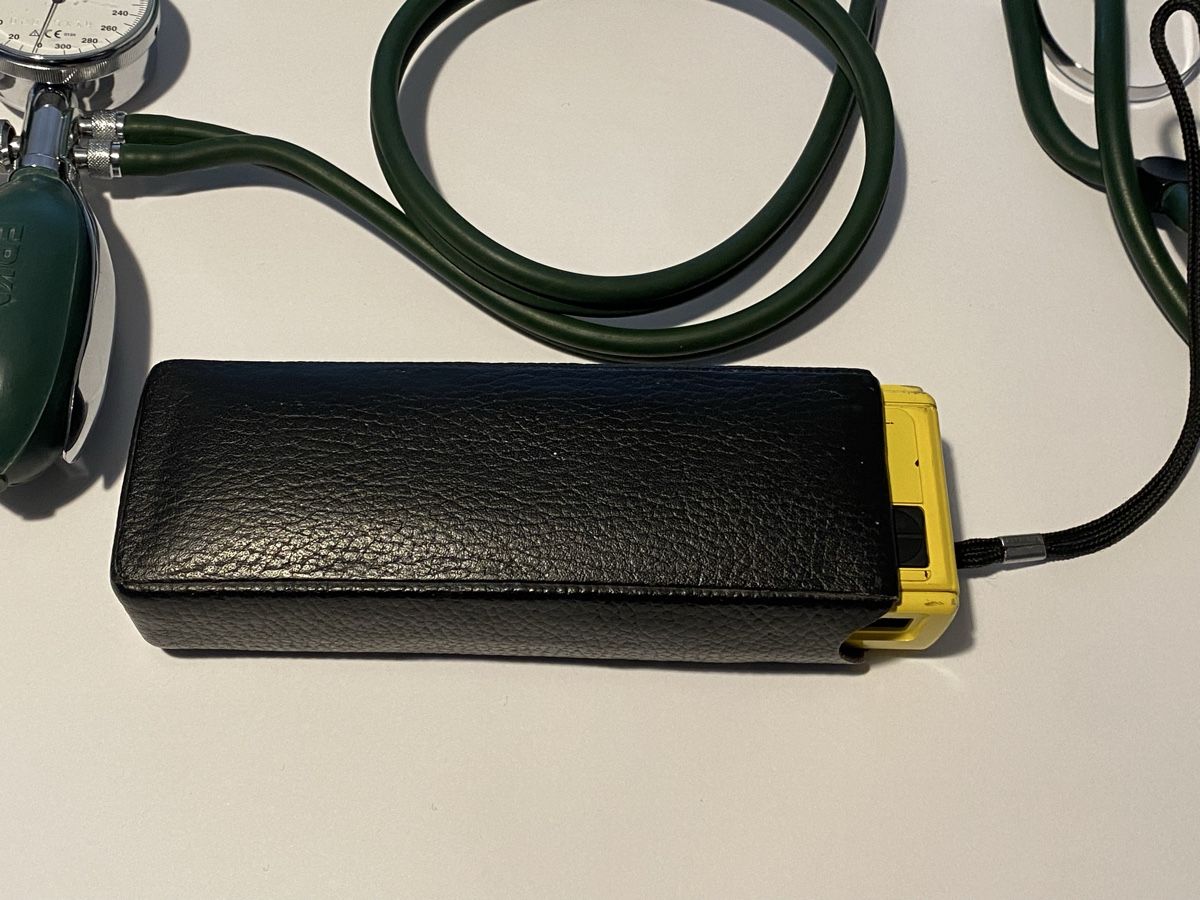 Fotocamera: Blutdruckmessgerät & POCKETKAMERA – Usato da Birr venduto da Vintage-Liebhaber 9