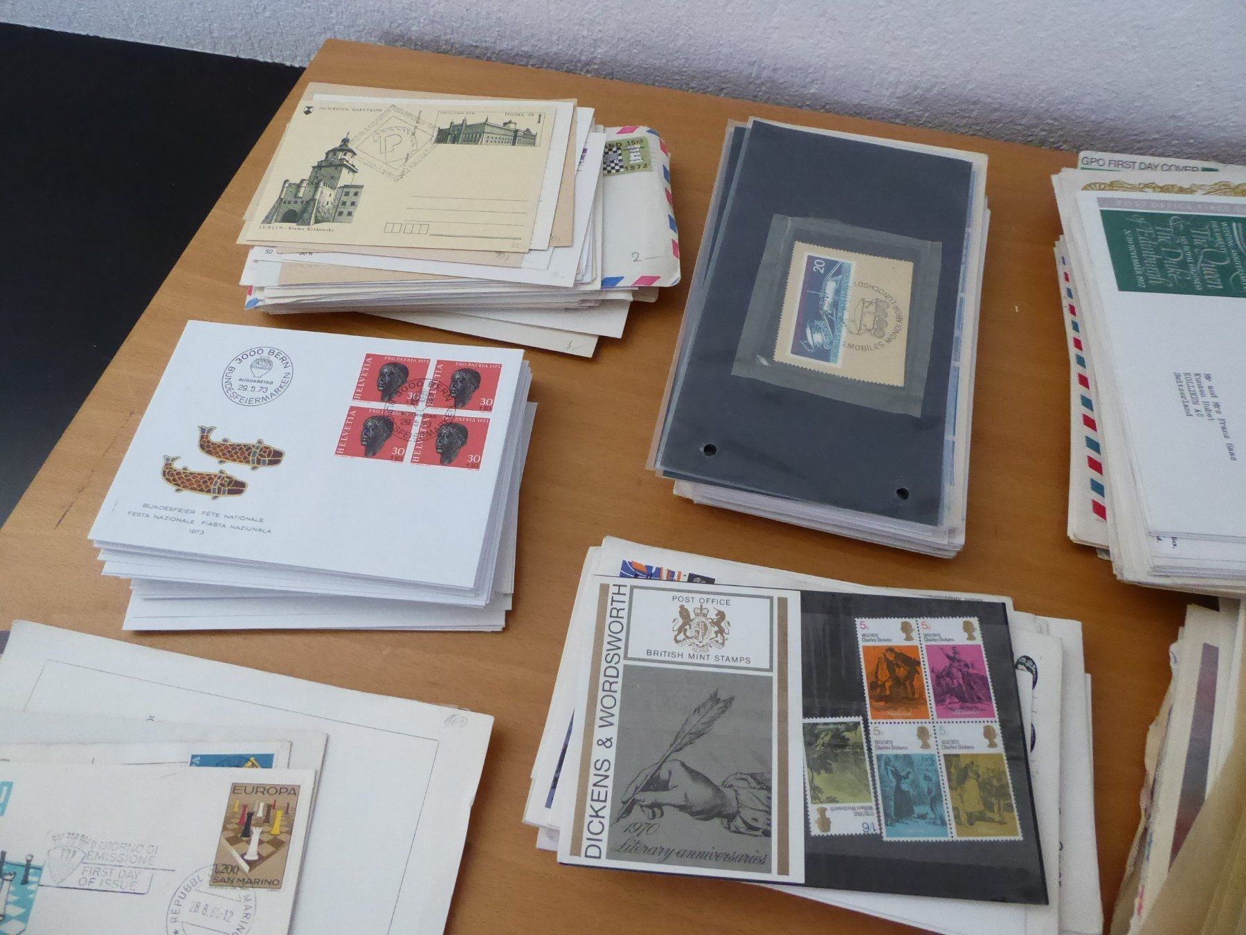 Tutti i francobolli: Wundertüten Kiste Briefmarken anschauen – Usato da Rothrist venduto da swisstools 6