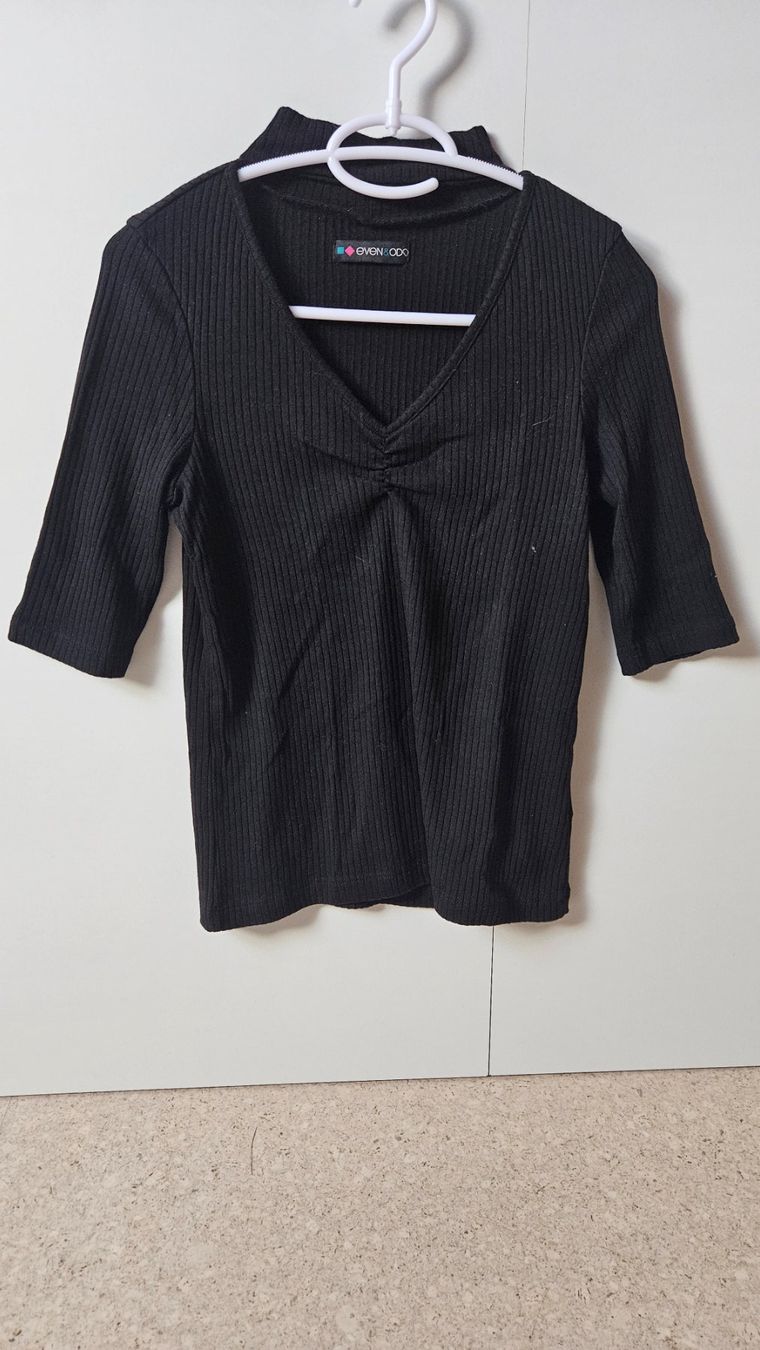 T-shirt: spezielles T-Shirt Even&Odd – Usato da Münchenbuchsee venduto da Yothu