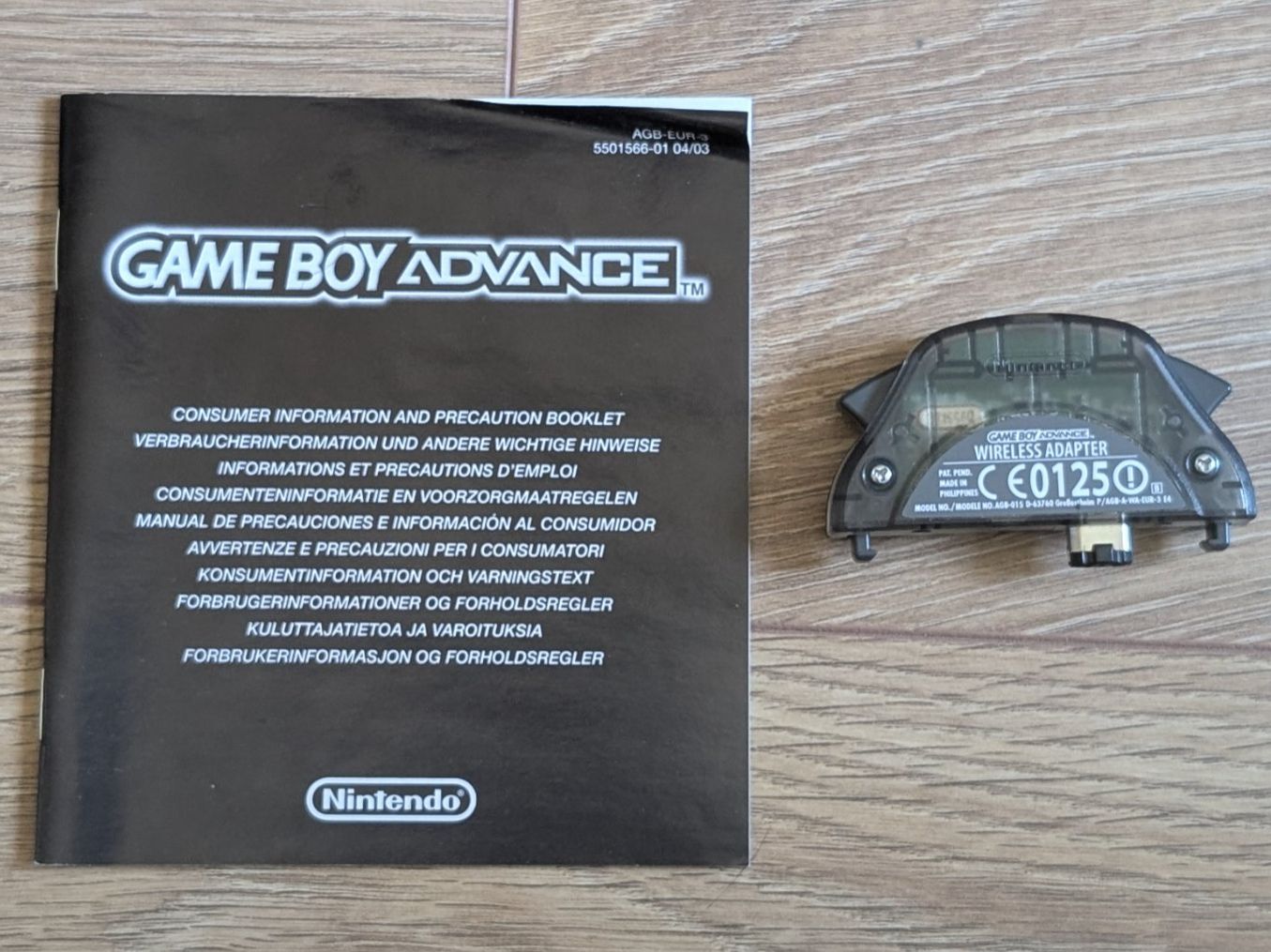 Nintendo Giochi: Wireless Adapter Nintendo Gameboy Advance + Consumer Booklet – Usato da Rickenbach b. Wil venduto da Shatter