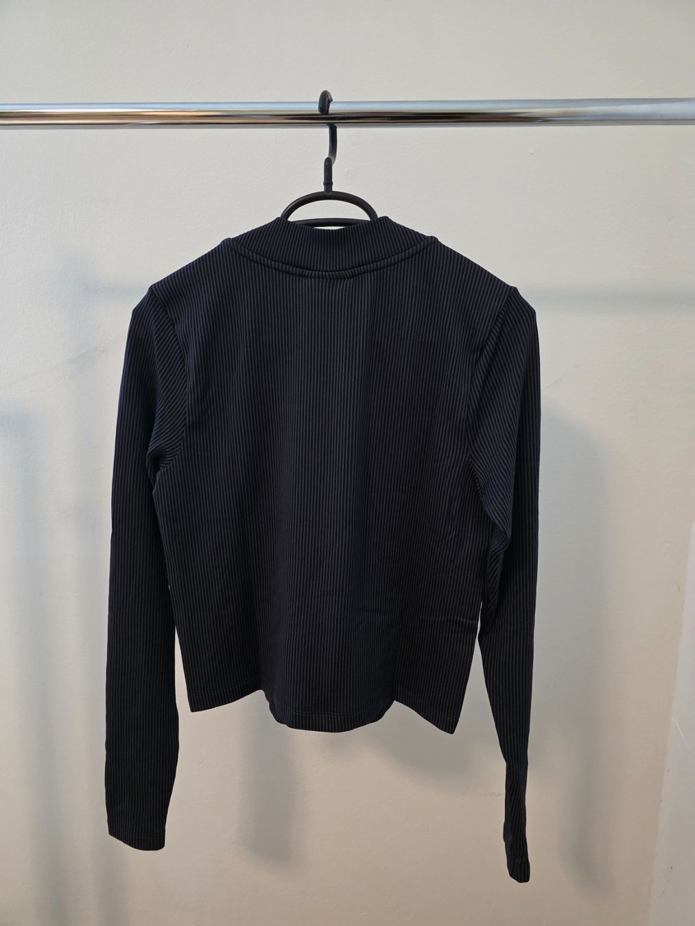 Nike T-shirts: Langarmshirt Nike – D'occasion à Rothenfluh par sel_j856 1