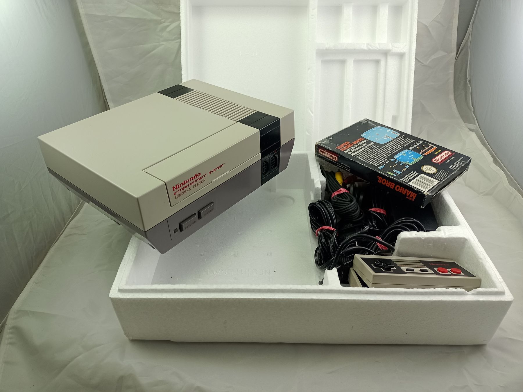 Console: Nintendo NES & Super Mario Bros 1 OVP – Usato da Buchs AG venduto da SellAndBuyX 9