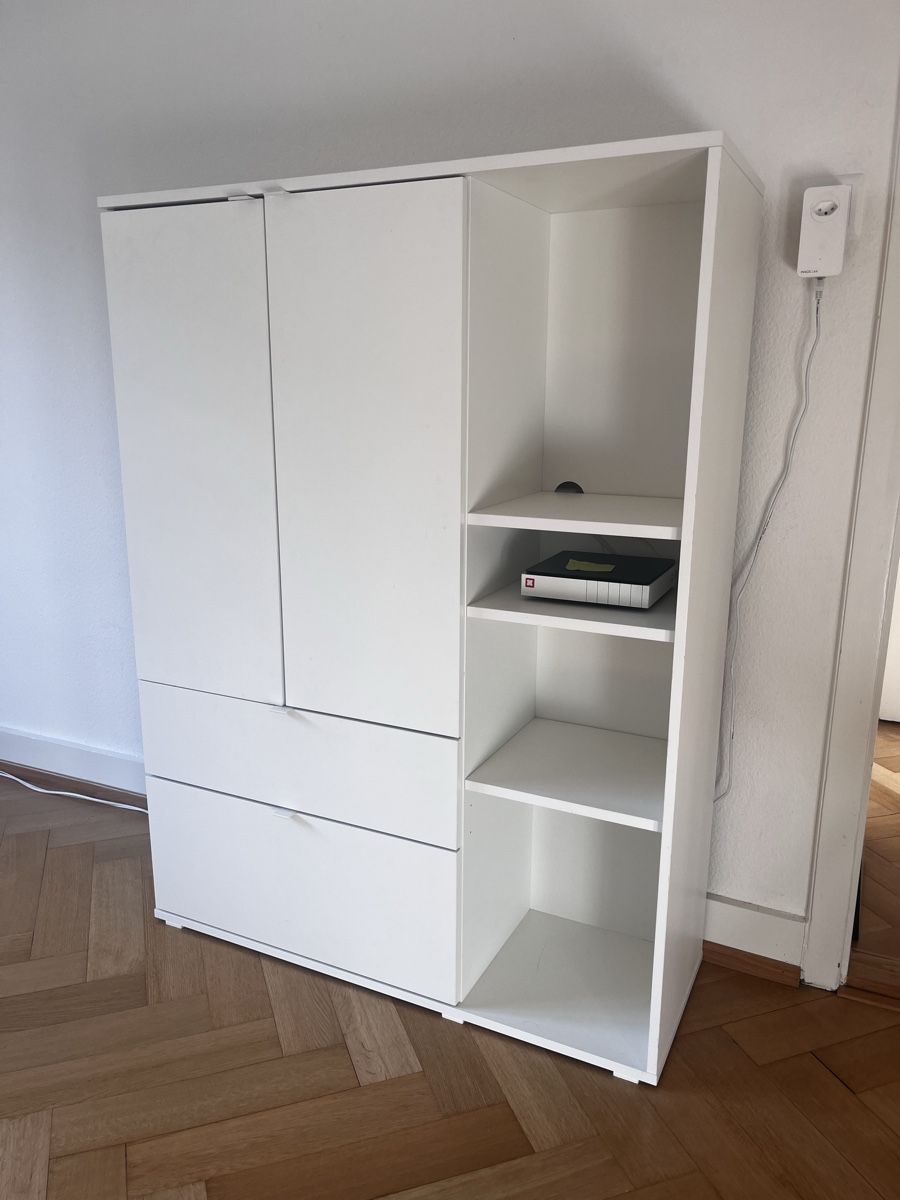 Ikea Cassettiere: IKEA VIHALS Schrank – Usato da Basel venduto da isabel.w