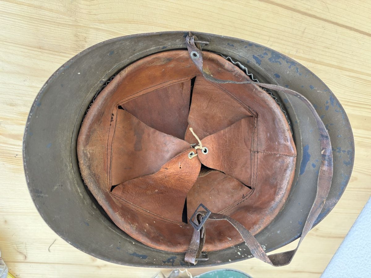 Antike Kleidung: Feuerwehrhelm Antik – Gebraucht aus Büron von Singer19 2