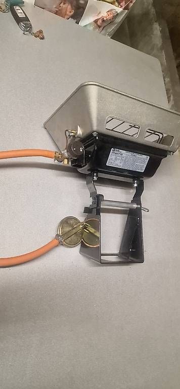 Radiatori: Chauffage à gaz – Usato da Sion venduto da bigornes 2