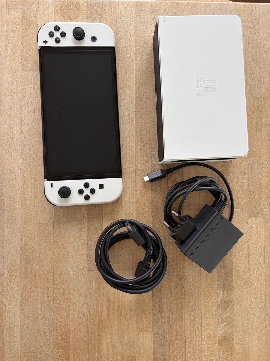 Nintendo Console: Nintendo Switch Oled inkl. Games+Zubehör – Usato da Winterthur venduto da Mahoneyi 2