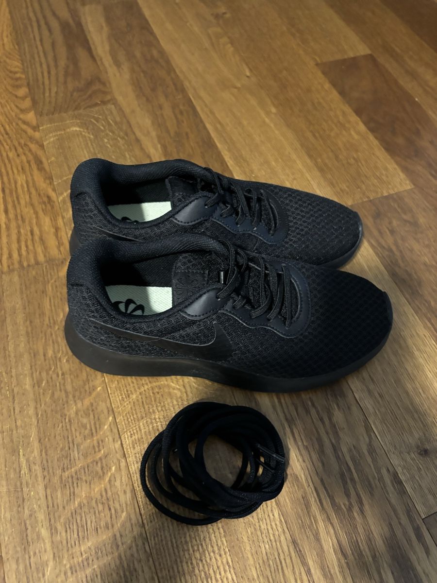 Scarpe da donna: Nike 37.5 – Usato da Buchrain venduto da Ham2383