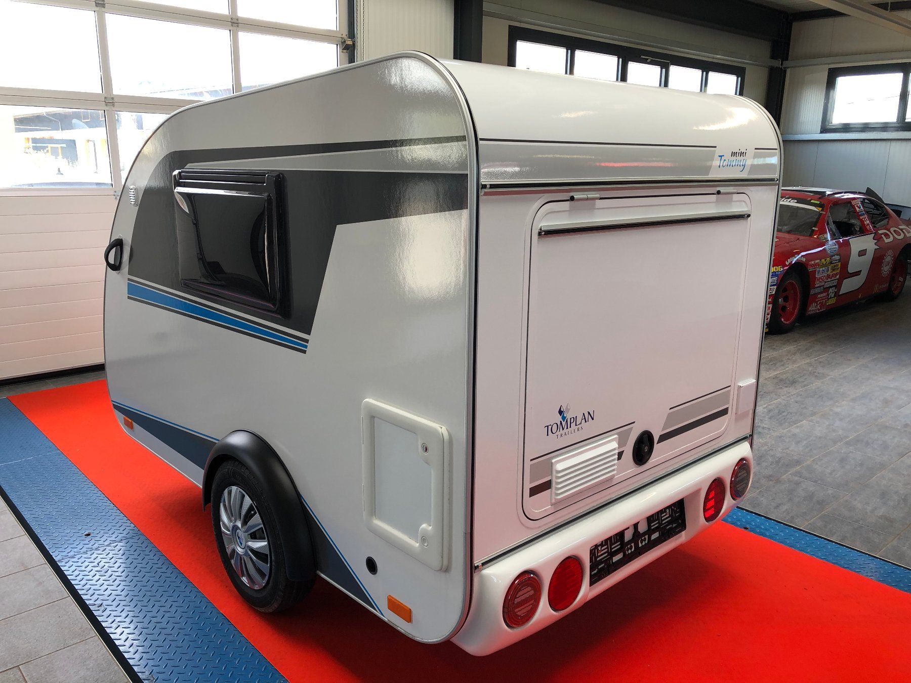 Daltec Camping Fahrzeuge: Wohnwagen Tomplan T750 Tommy mini Camper – Neu (gemäss Beschreibung) aus Gampelen von Steuer0