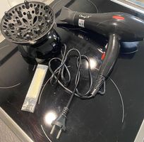 Der ultraschnelle Haartrockner von ghd