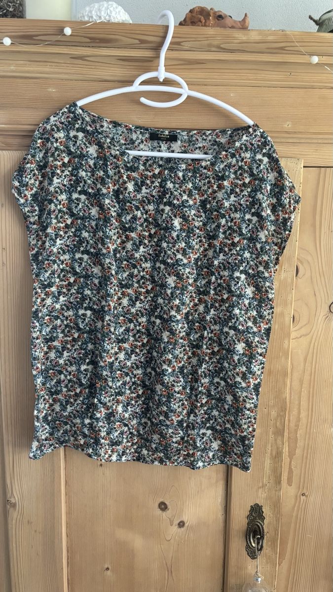 T-Shirts: Fidelio Shirt – Neu (gemäss Beschreibung) aus Illnau von Enyajill