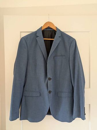 hübscher Herren-Anzug KOMPLETT (Medium/Large)