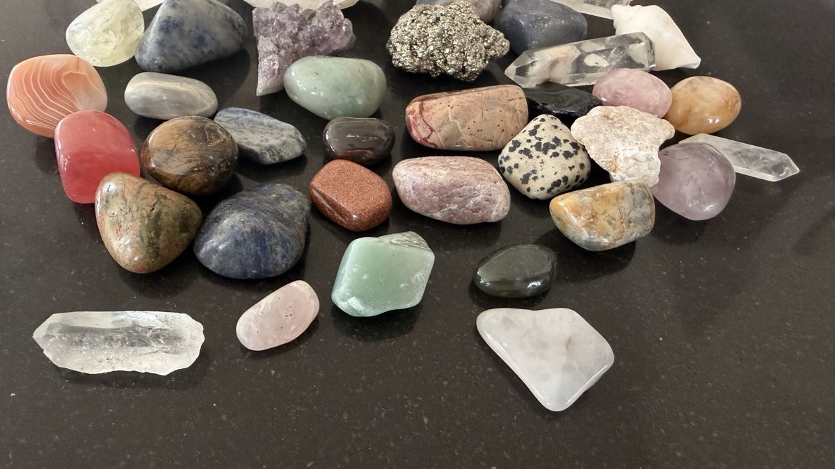 Minerali & Pietre curative: Mixed Stones Collection Geodes And Crystals Assorted – Usato da Thalwil venduto da inf_86dk 2