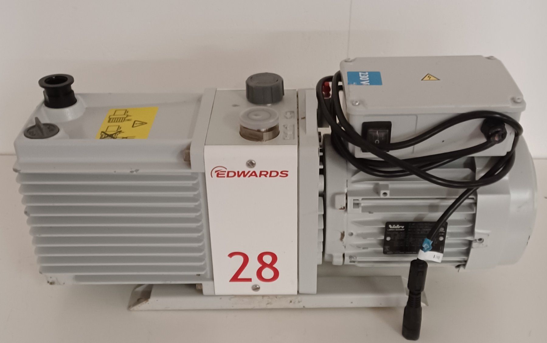 Accessori da laboratorio: Edwards 28 4P LS90LPR/T – Usato da Niederdorf venduto da LeptonAG_Labor 3