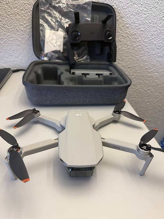 Modellismo RC: DJI Mini SE Fly More Combo – Usato da Davos Platz venduto da bba_v7nd