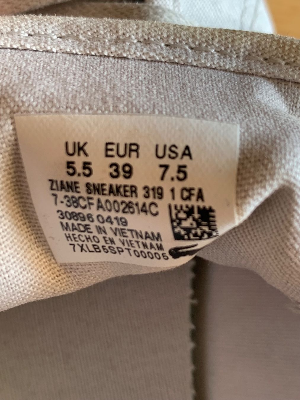Lacoste Scarpe da donna: Damen Sneakers, Lacoste, Gr.39 – Usato da Aesch BL venduto da Micimacko-4 1