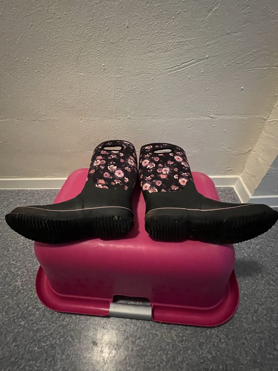 Damenschuhe: Gummistiefel Rosenmuster – Gebraucht aus Wiggen von Zauber_fee 3